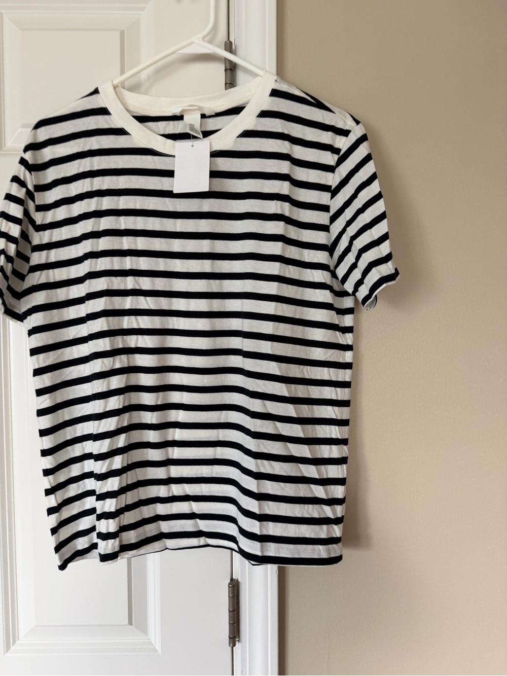 Women’s Shirts - Picture 3 of 5